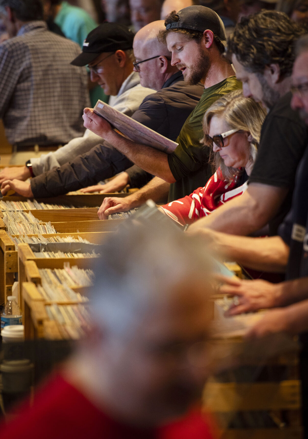 040322-news-recordshow 08.jpg